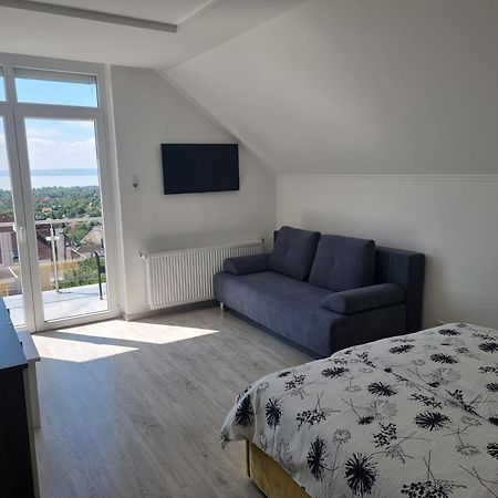 Lakeview Apartments Balatonfuered Bagian luar foto