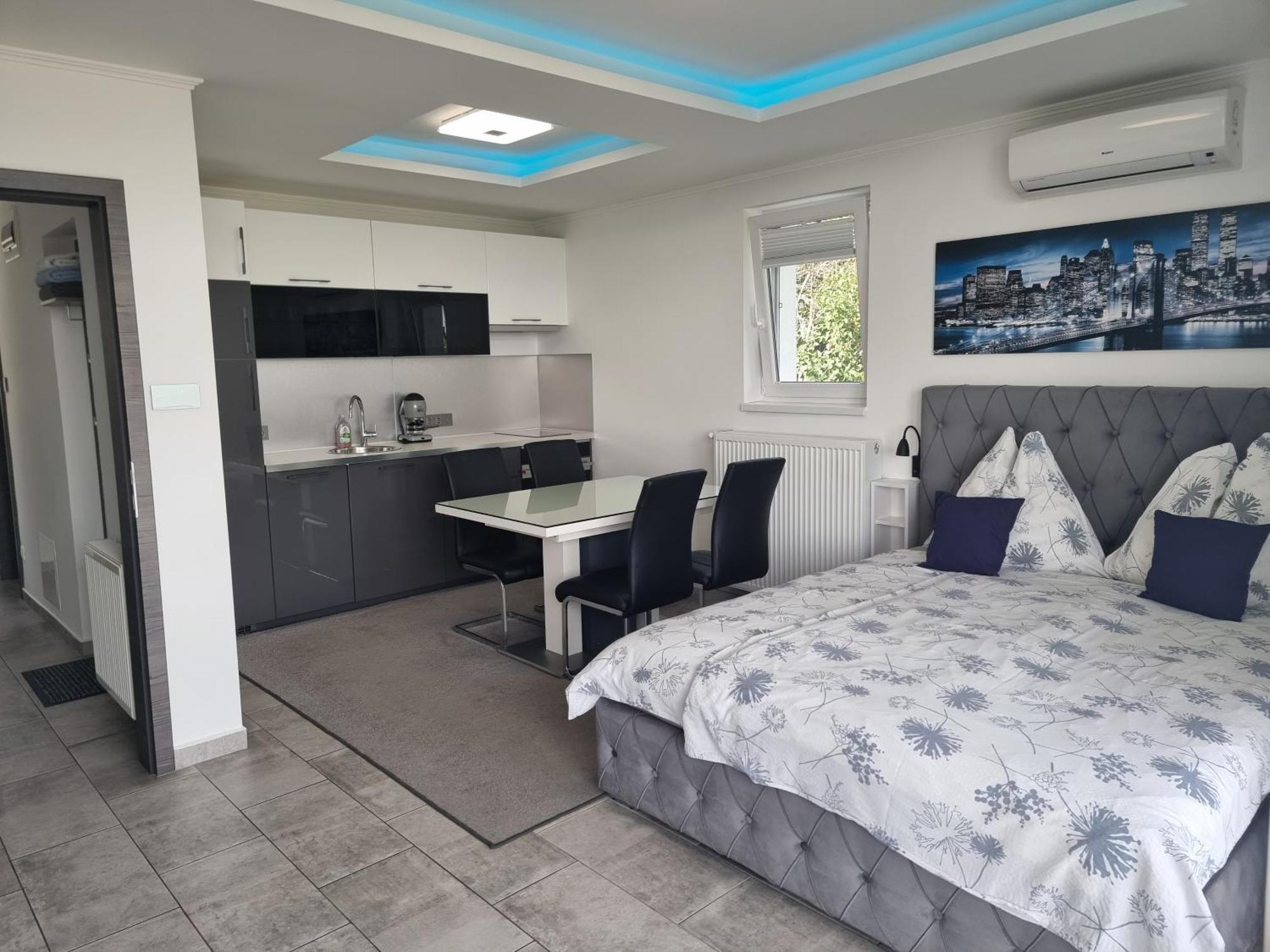 Lakeview Apartments Balatonfuered Bagian luar foto