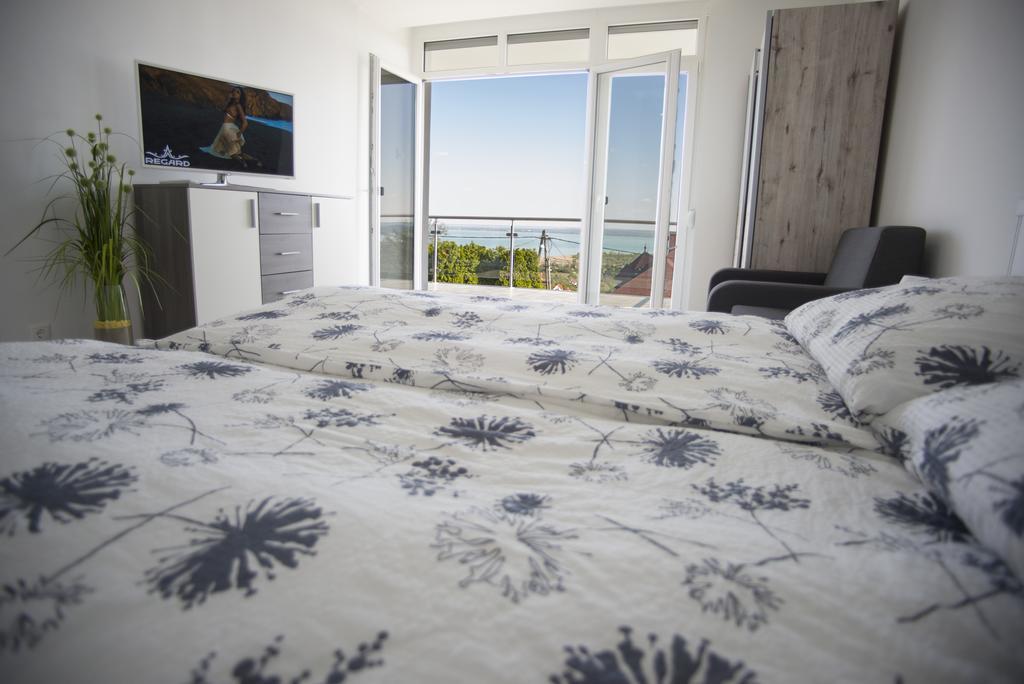 Lakeview Apartments Balatonfuered Bagian luar foto