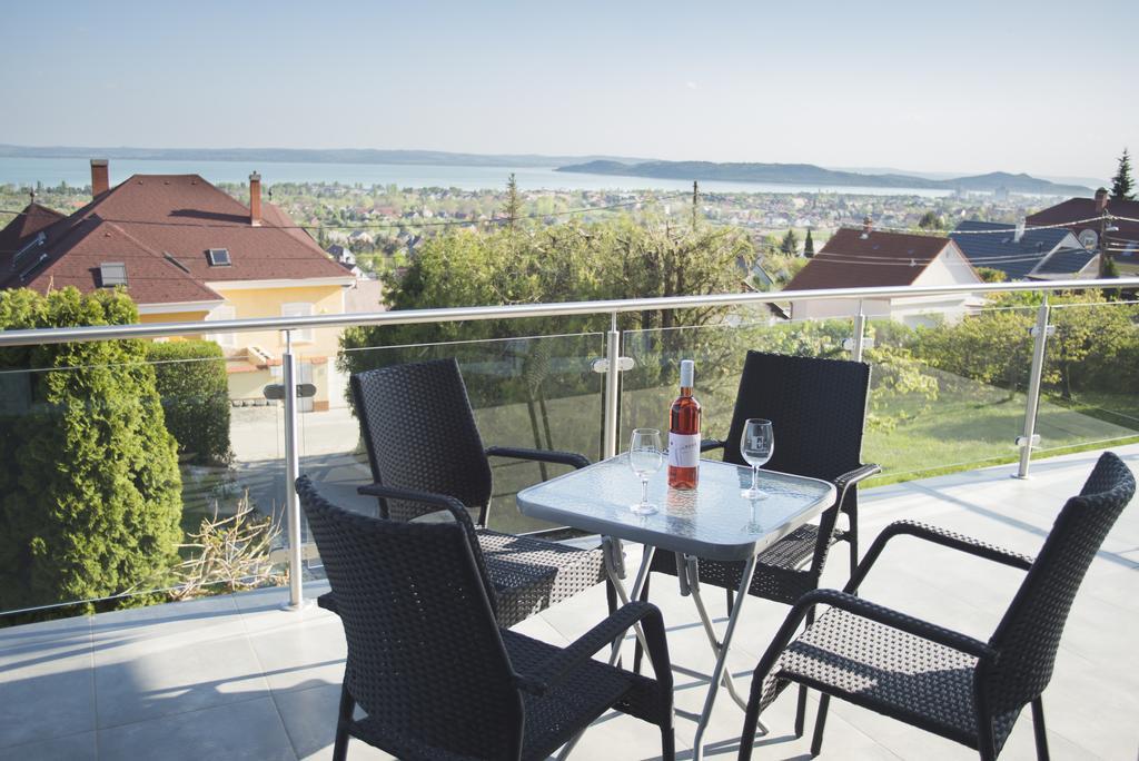 Lakeview Apartments Balatonfuered Bagian luar foto