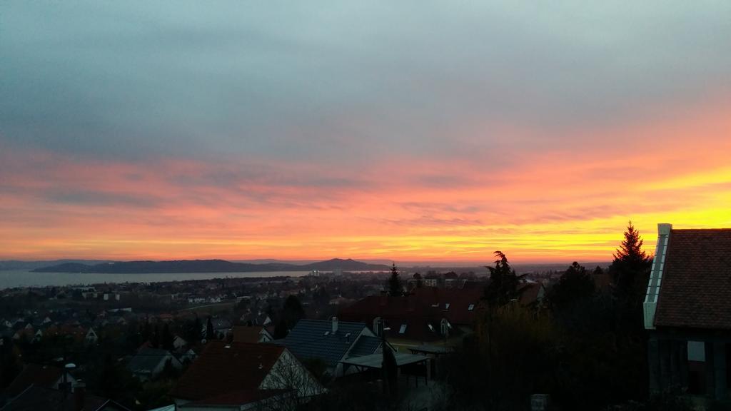 Lakeview Apartments Balatonfuered Bagian luar foto